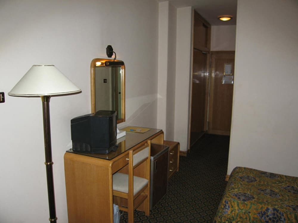 Philippe Luxor Hotel Standard Room, Pool View 3