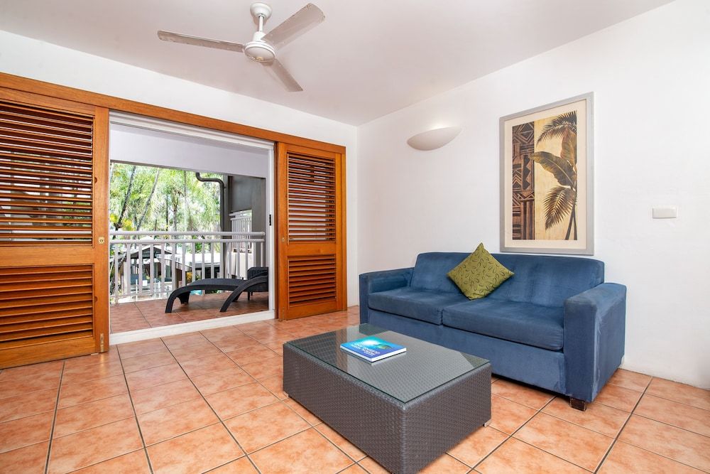 Paradise on the Beach Resort - Palm Cove Suite, 2 Bedrooms, Pool View 5