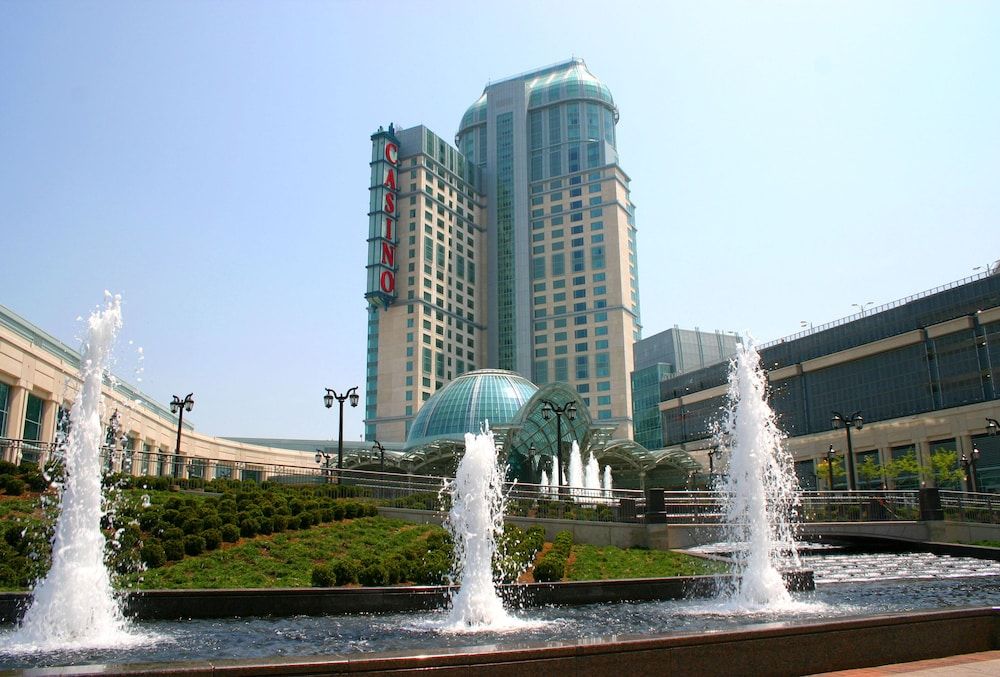 undefined Wyndham Garden Niagara Falls Fallsview 6