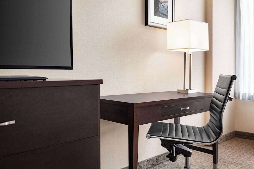 Wyndham Garden Niagara Falls Fallsview Room, 2 Queen Beds, Non Smoking (Tower B) 6