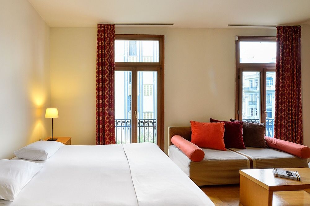 Le Palace Hotel Family Room 4