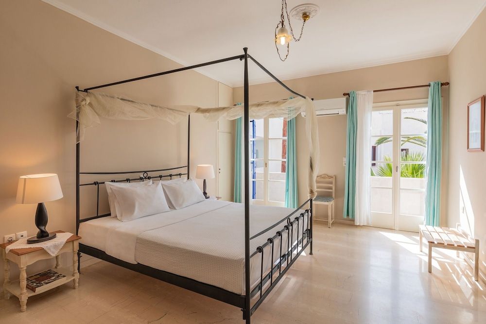 Honeymoon Suite
