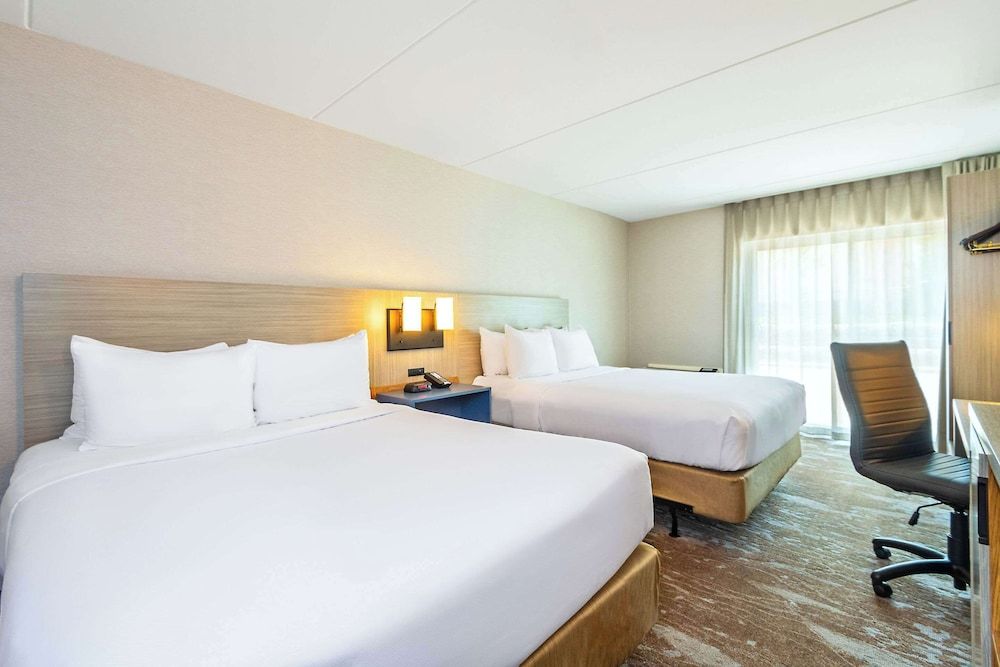 Comfort Inn Highway 401