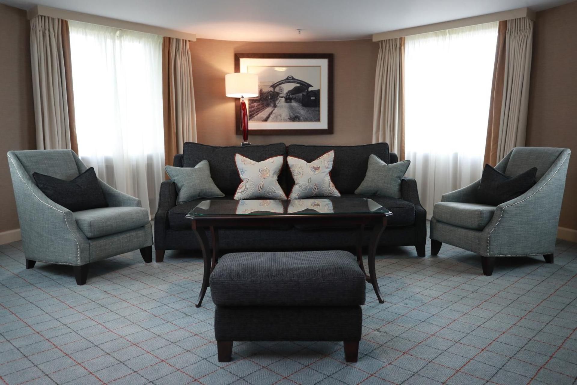 Junior Turret Suite