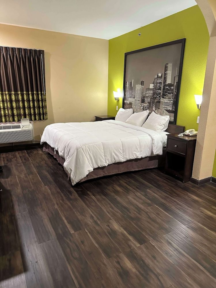 Room, 1 King Bed, Accessible