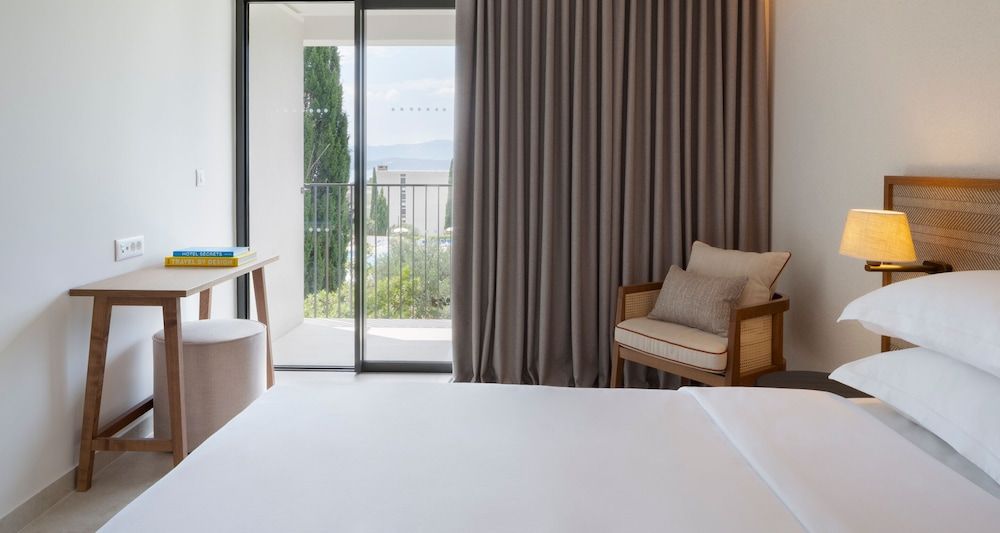 Double Room Single Use (Sea Side)
