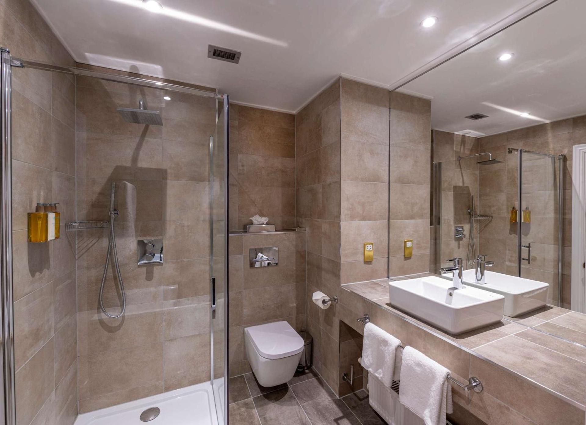 Kingsmills Hotel Standard Double Room 3