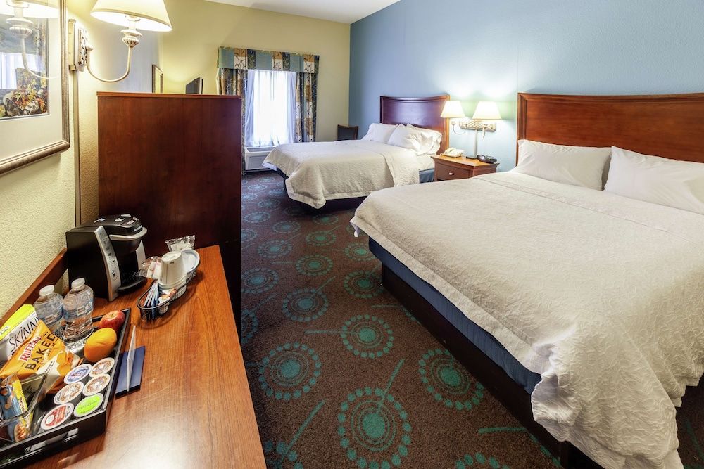 Room, 2 Queen Beds, Non Smoking (Drinks & Snacks)