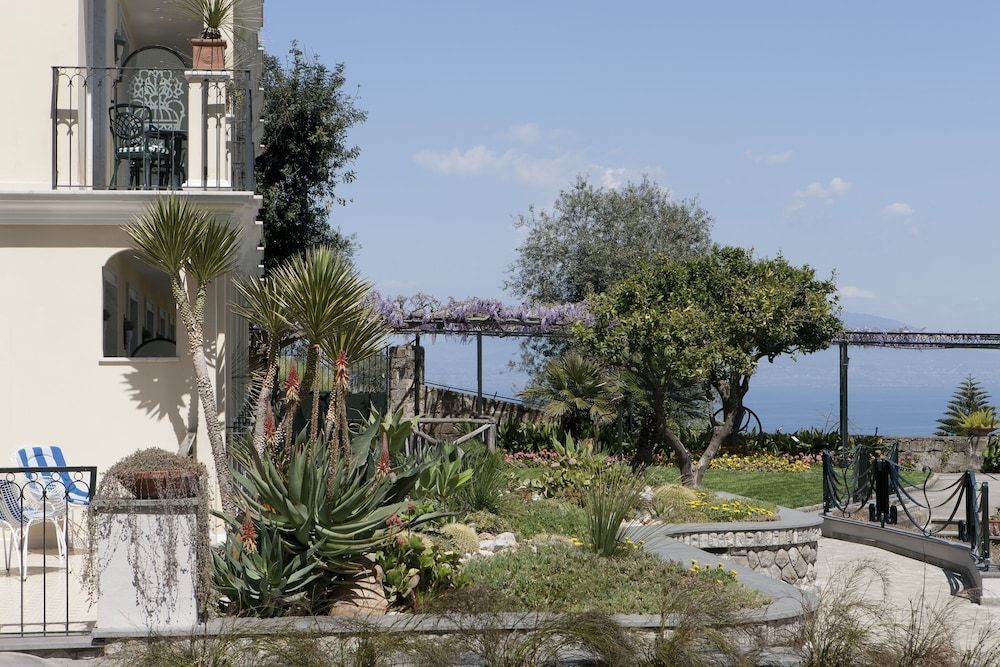 undefined Grand Hotel Capodimonte 6
