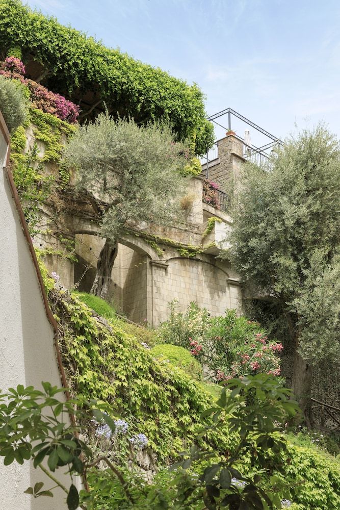 undefined Grand Hotel Capodimonte 4