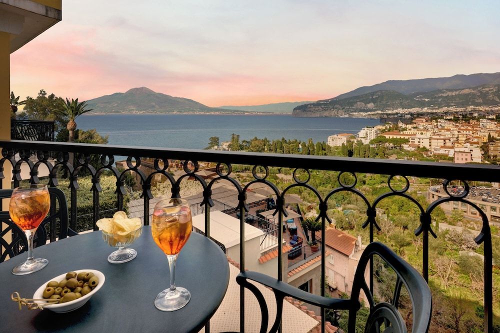 undefined Grand Hotel Capodimonte 10