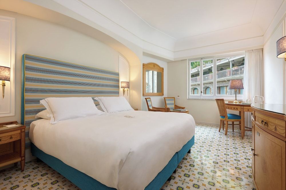 undefined Grand Hotel Capodimonte 3