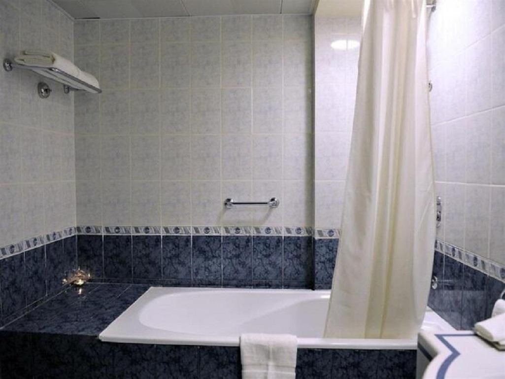 Signature Inn Deira - Free Parking Deluxe Twin Room 6