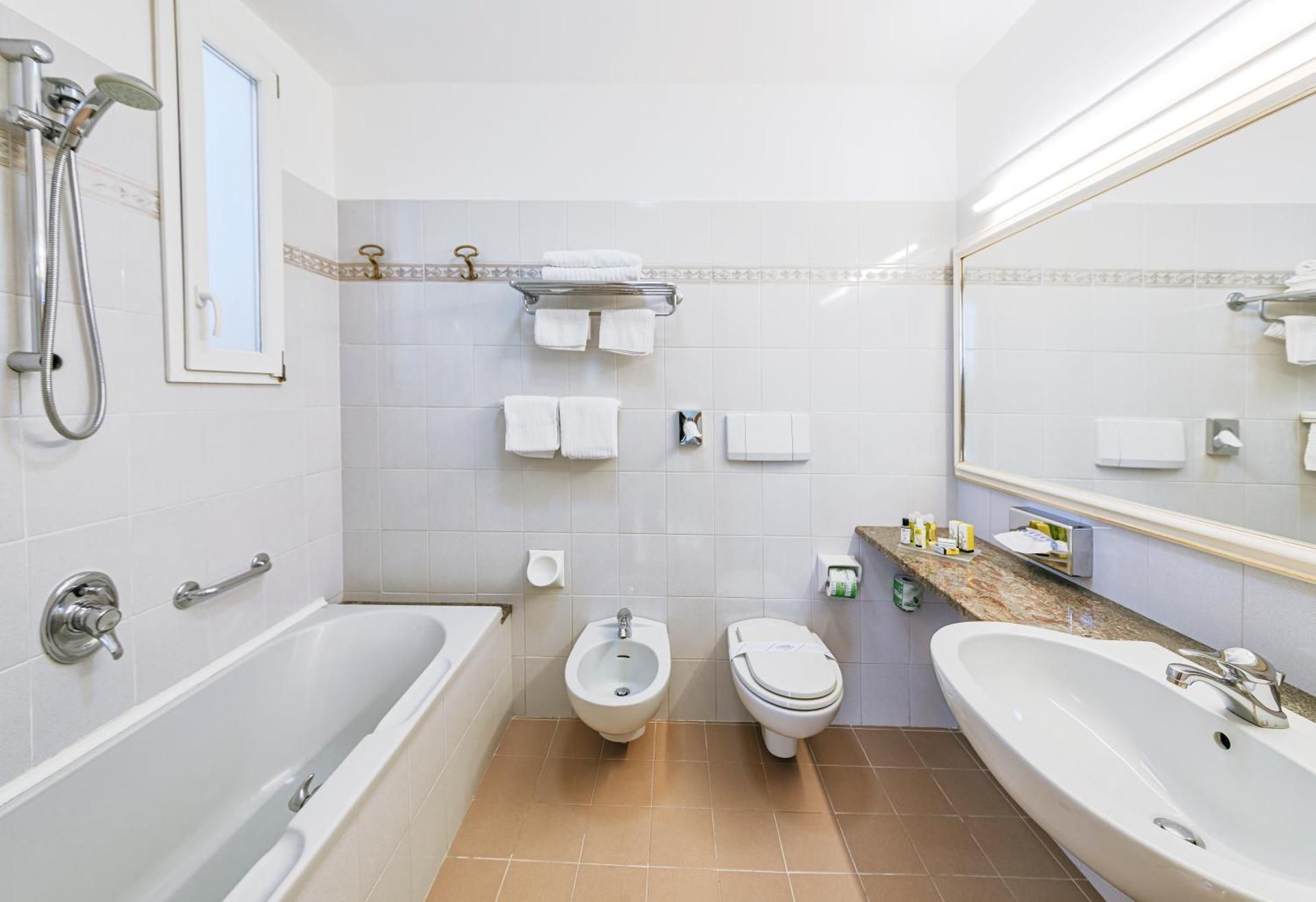 Double Room with Partial Sea View