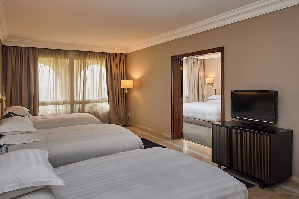 Executive Studio Suite