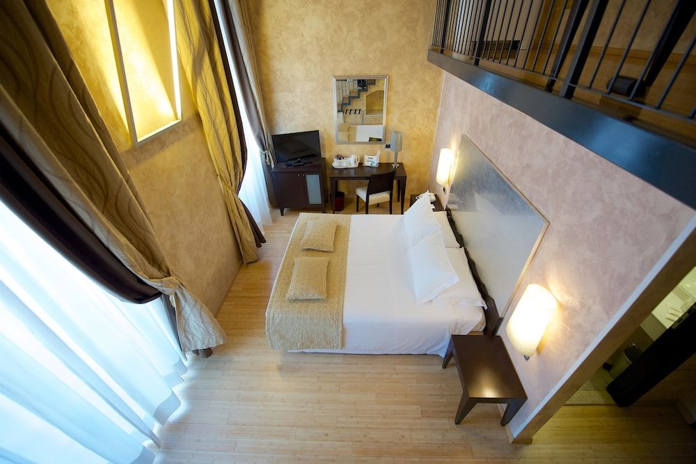 Family Room, Multiple Beds, Non Smoking, Mezzanine (Larger Room)