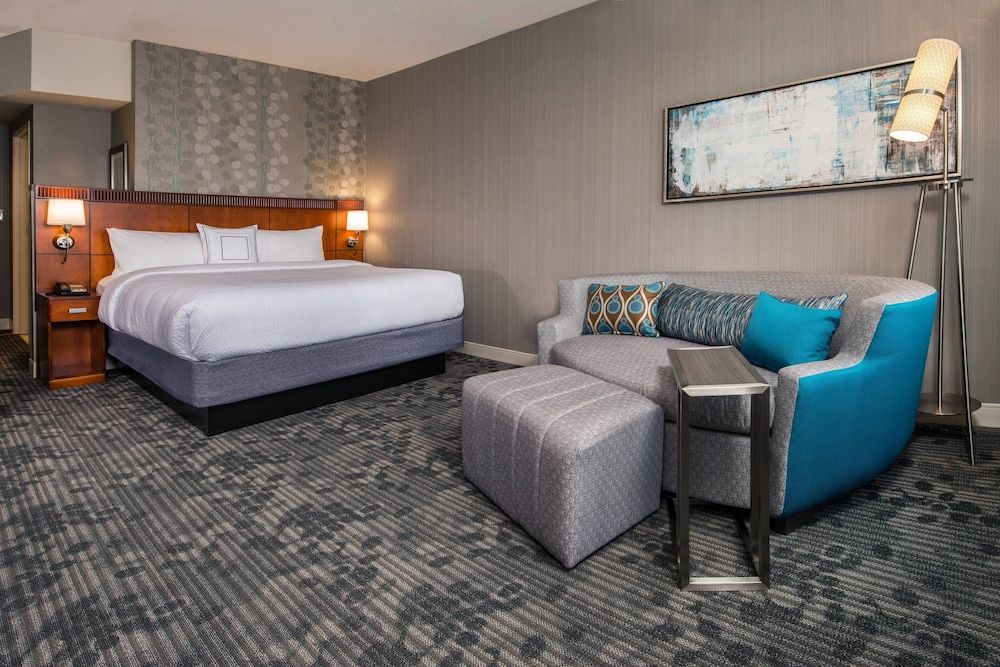 Room, 1 King Bed with Sofa bed, Non Smoking (Balcony)