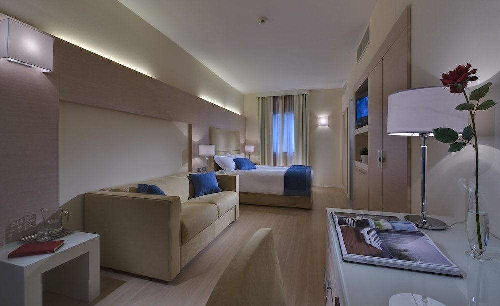 Junior Suite, 1 Queen Bed