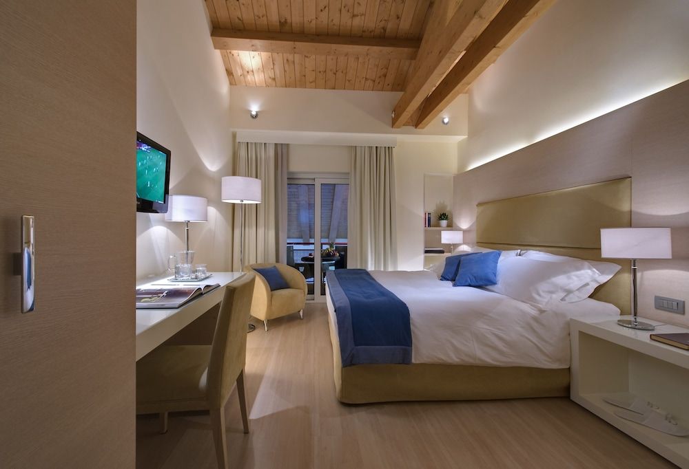 Double Room, 1 Queen Bed