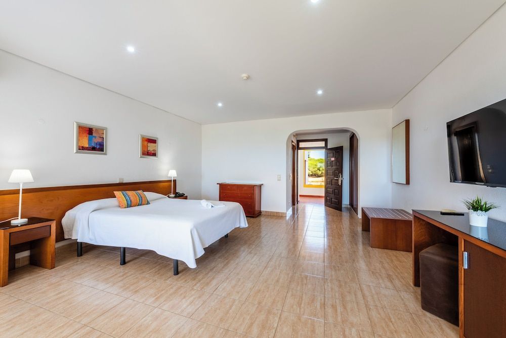 Hotel Pinhal do Sol Family Room (2 Adults + 1 Child)