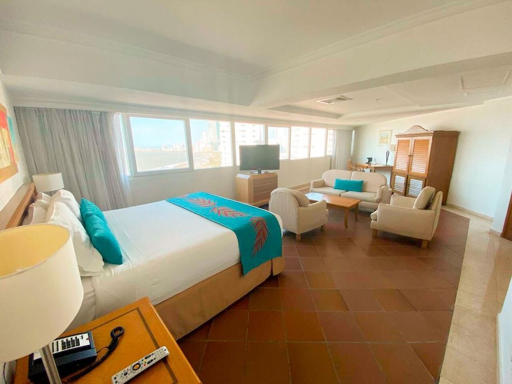 Hotel Almirante Cartagena - Colombia Junior Studio Suite, 1 King Bed, Ocean View 2
