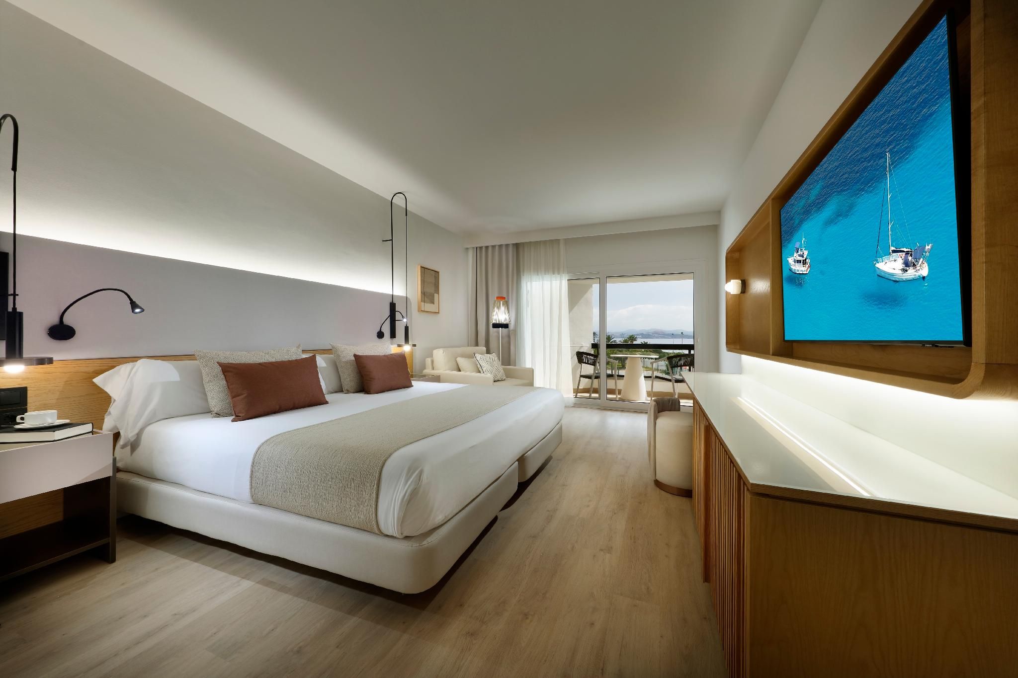 Deluxe Sea View Room for 2 Adults