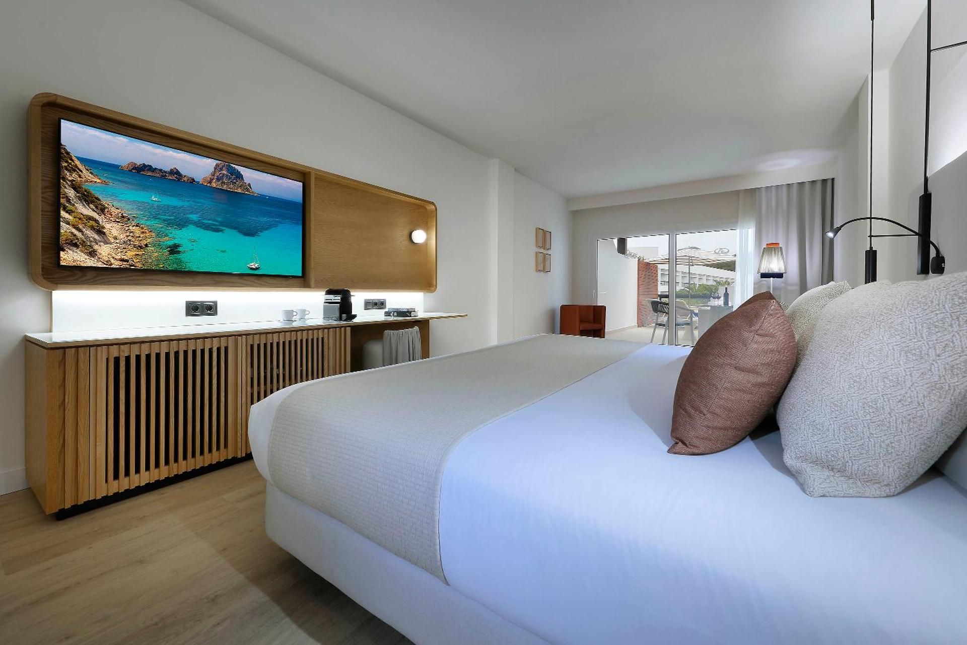 Junior Suite for 2 Adults with Jacuzzi and Terrace