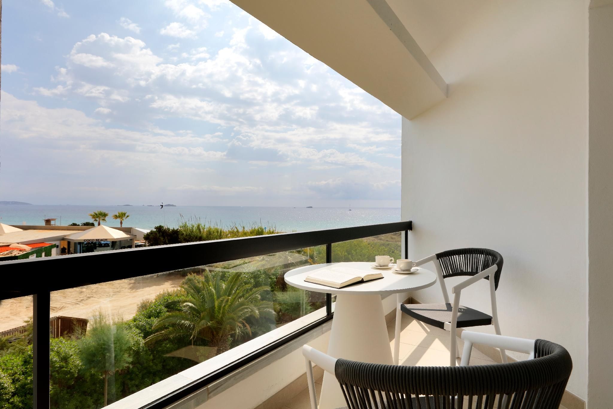 Deluxe Sea View Room for 2 Adults and 1 Child