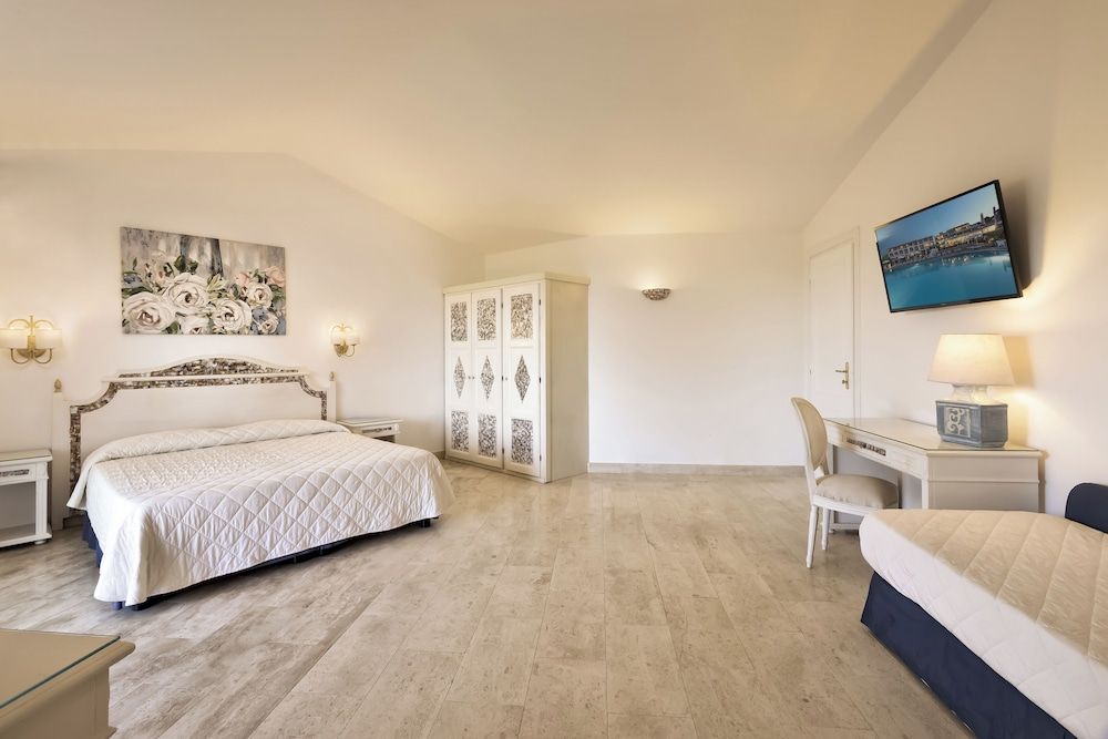 Classic Double Room, Garden View