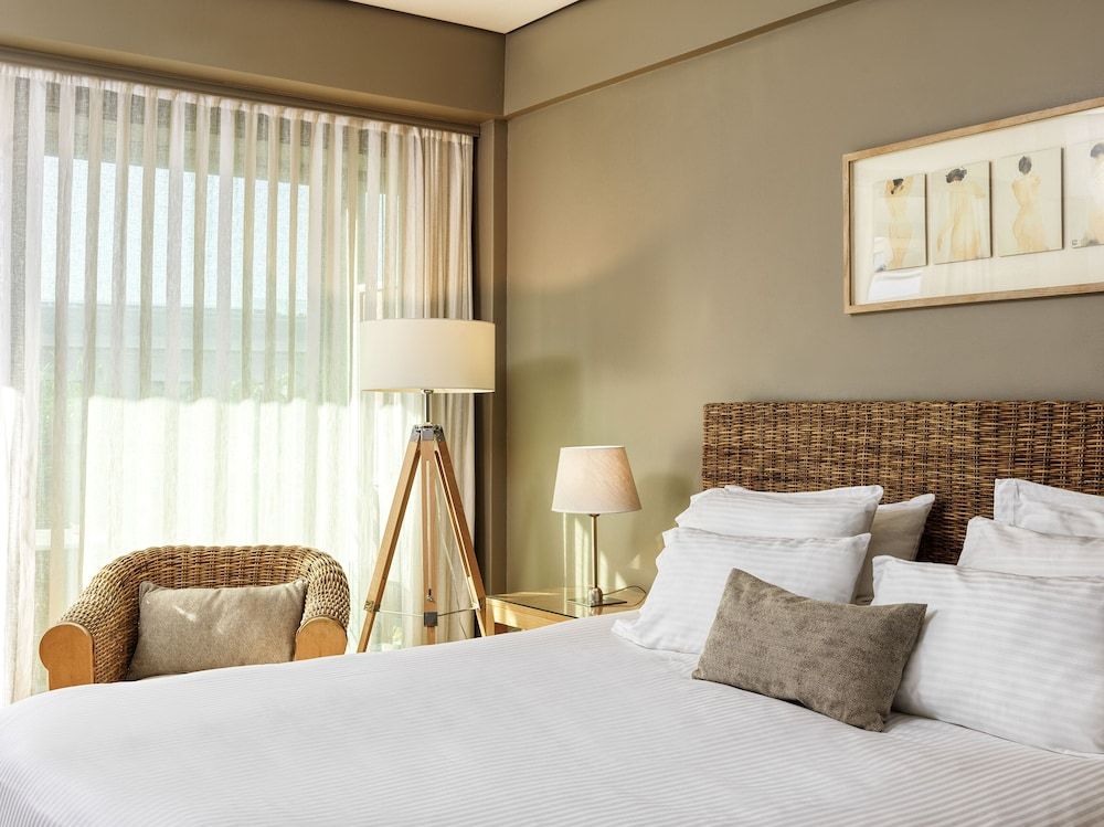 Sea View Cityscape Hotel Premium Double or Twin Room, Partial Sea View 2