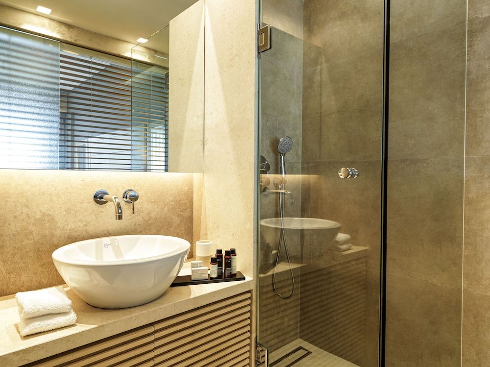 Sea View Cityscape Hotel Premium Double or Twin Room, Partial Sea View 6