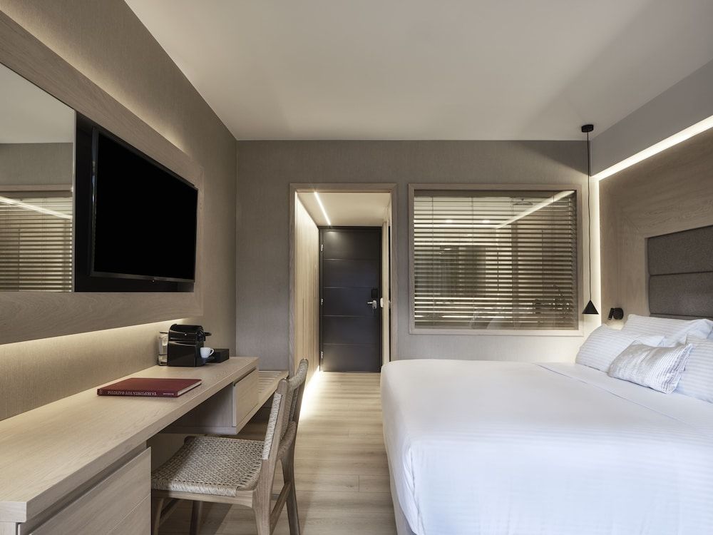 Sea View Cityscape Hotel Deluxe Double Room, Terrace 4