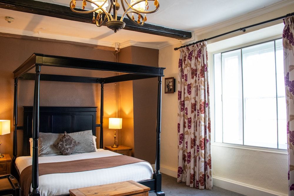 The Scole Hotel Double Room, Ensuite (4 poster) 4