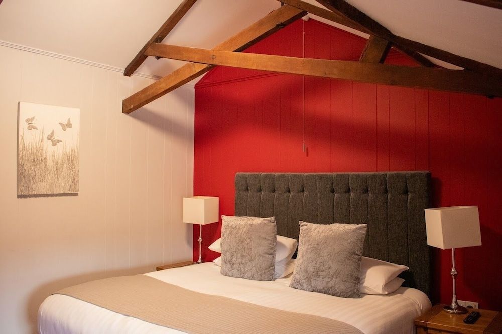 The Scole Hotel Standard Double Room, Ensuite 3