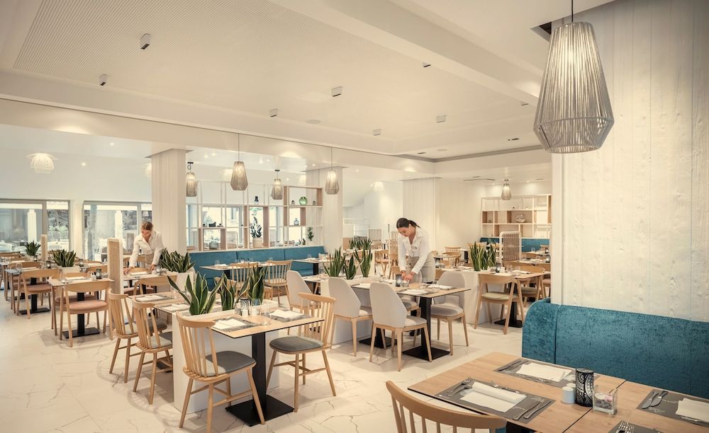 undefined Valamar Tirena Hotel 8