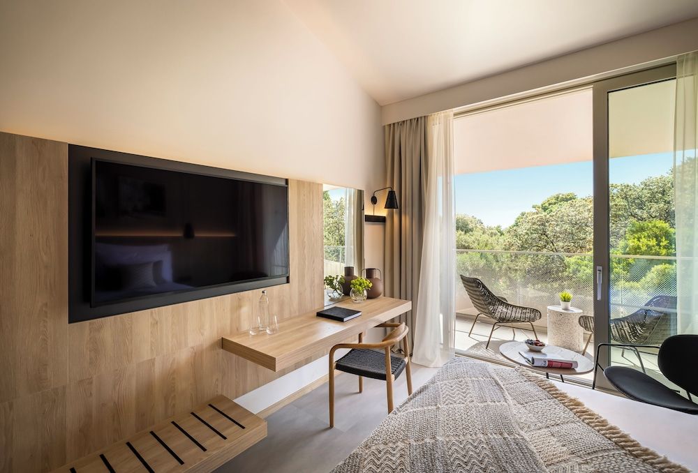 Valamar Tirena Hotel Superior Room for 2+1 5