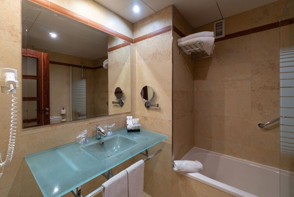 MS Maestranza Málaga Centro Standard Double Room Single Use 6