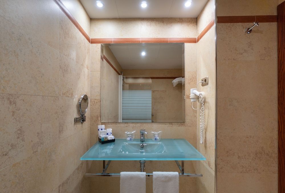 MS Maestranza Málaga Centro Standard Double Room Single Use 8