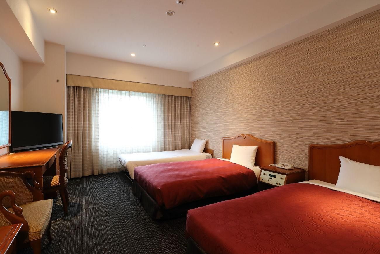 Standard Twin with Extra Bed
