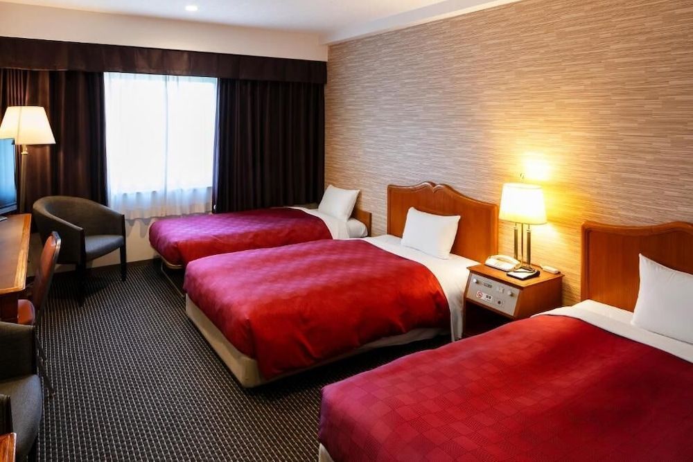 Standard Twin Room with Extra Bed