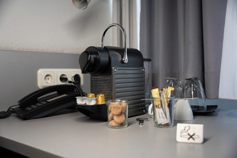 Hotel Medo Köln Standard Double Room 4