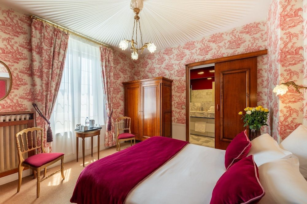 Grand Hotel des Templiers Classic Double Room Single Use, Private Bathroom