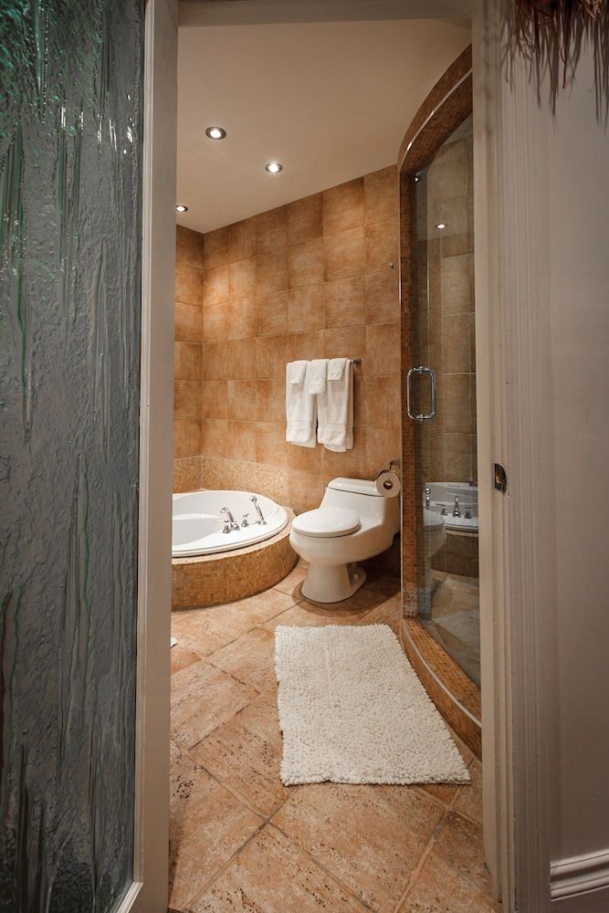 undefined Hotel Kutuma 5