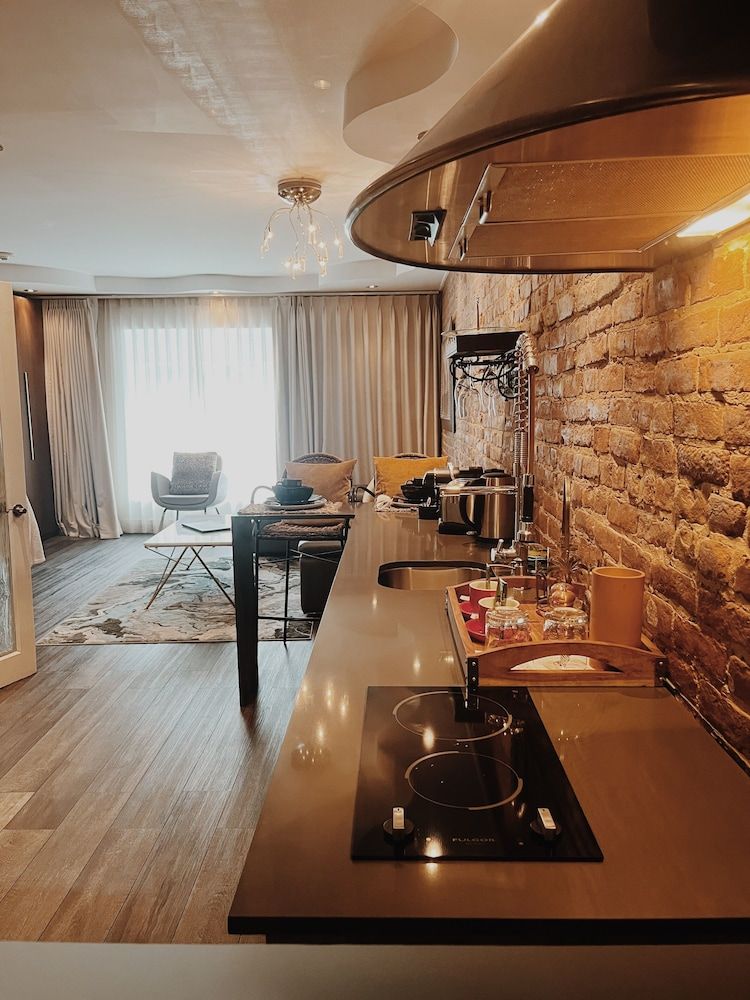 undefined Hotel Kutuma 8