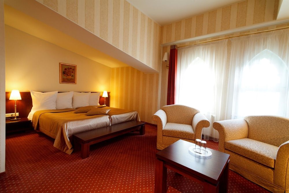 Monika Centrum Hotels Standard Twin Room, 2 Twin Beds 8