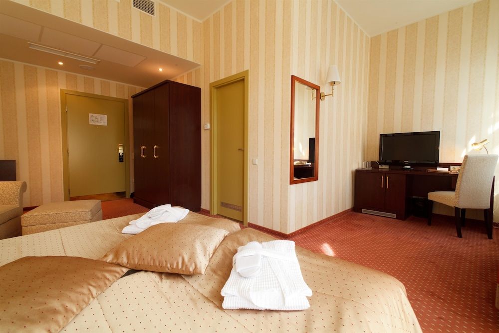 Monika Centrum Hotels Standard Twin Room, 2 Twin Beds 4