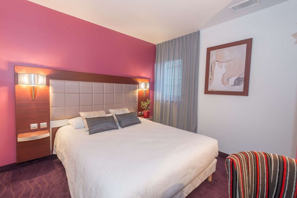 Kyriad Limoges Centre - Gare - Atrium Standard Room, 1 Double Bed 6