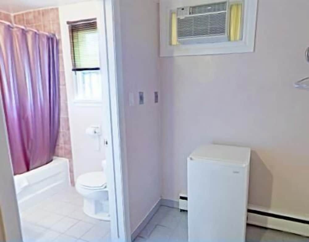 Milan Garden Inn Family Room, Three Double Beds 4