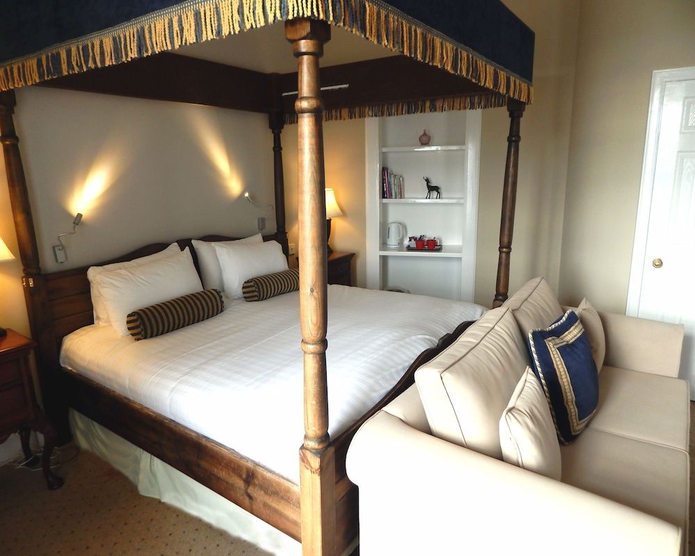 Tulloch Castle Hotel Room (Four Poster ) 3