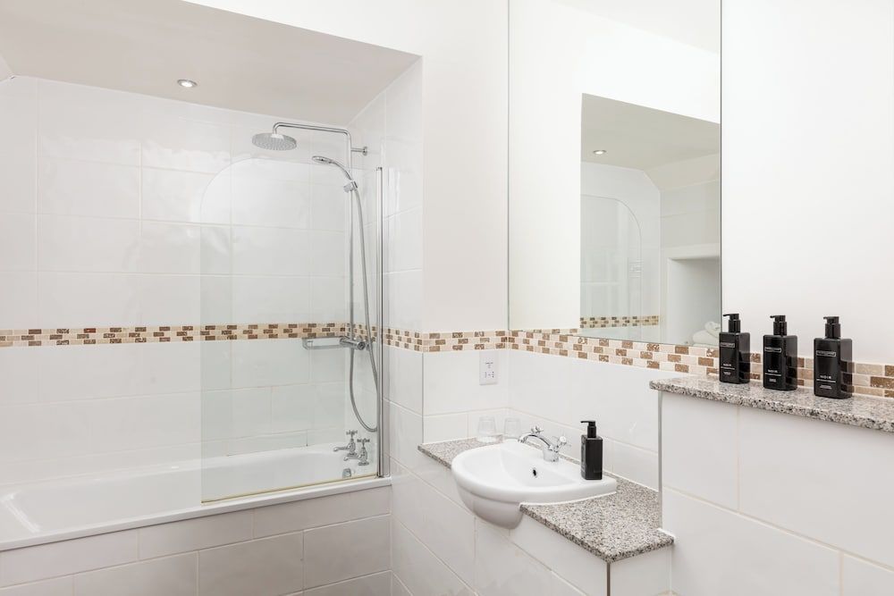 Tulloch Castle Hotel Family Room (2 adults + 2 children under 12 years ) 6